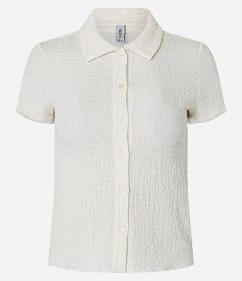 Camisa Texturizada em Cambraia com Frufru na Manga