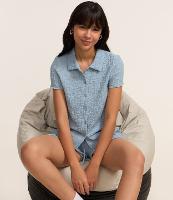 Camisa Texturizada em Cambraia com Frufru na Manga - 2