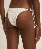 Biquíni Calcinha Lacinho em Microfibra Canelada com Fio Metalizado e Aviamento de Conchinhas - 2