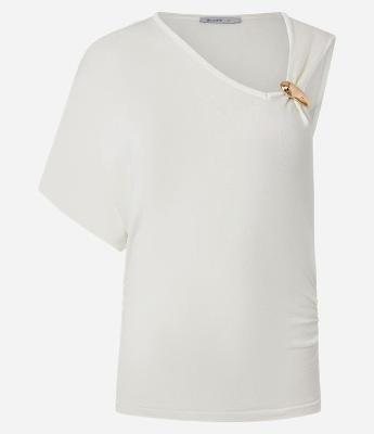 Blusa em Tricô com Mangas Assimétricas e Aviamento Metalizado