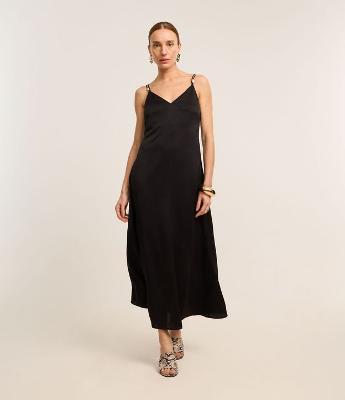 Vestido Reto Midi em Cetim com Pérolas na Alça Dupla