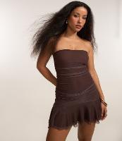 Vestido Evasê Curto em Tule com Babados na Saia - 1