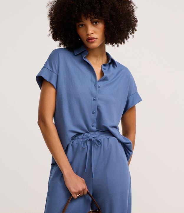 Camisa Texturizada em Orly com Recorte na Manga - 2