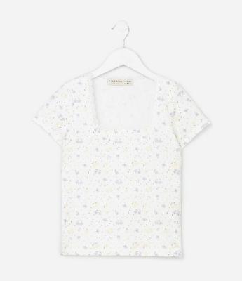 Camiseta Regular Infantil com Estampa Floral Canelada - Tam 5 a 14 Anos