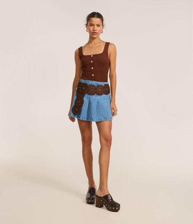 Saia Evasê Curta em Jeans Plissado com Recortes - 1