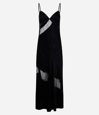 Vestido Evasê Longo em Cetim com Detalhes de Renda e Textura
