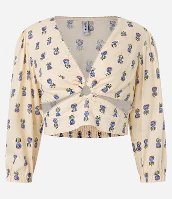 Blusa Cropped em Viscolinho com Estampa de Abacaxi e Argola no Decote