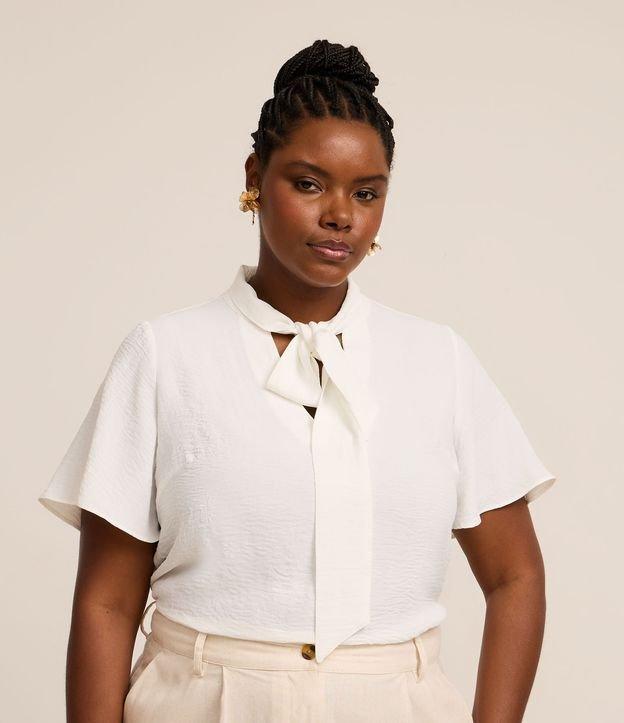 Blusa em Crepe com Gola Laço Curve & Plus Size - 1