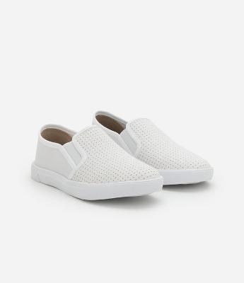 Tênis Infantil Slip On com Furinhos - Tam 27 ao 34