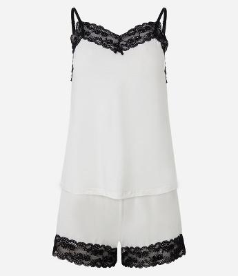Pijama Short Doll em Viscose com Alcinha e Aplicação de Renda