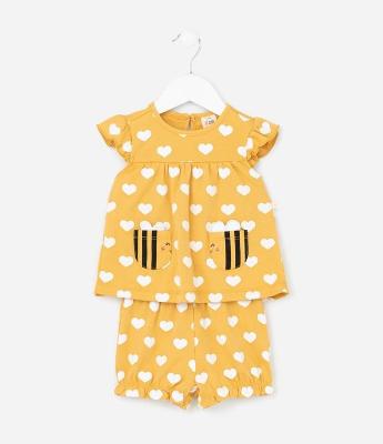 Conjunto Infantil com Estampa de Corações e Abelhinhas - Tam 0 a 18 Meses