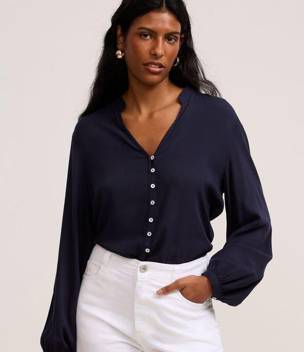 Camisa em Viscose com Gola Padre e Botões - 2