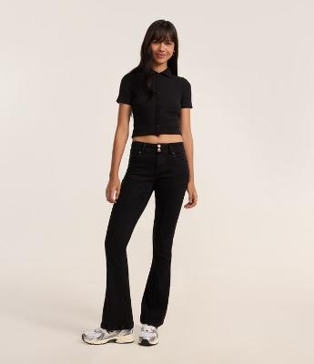 Calça Bootcut em Jeans com Nervuras