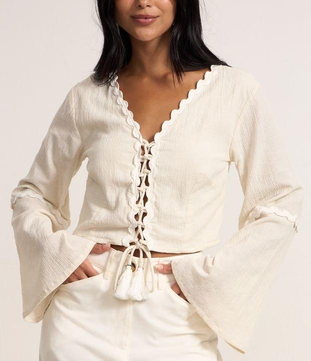 Blusa Cropped em Anarruga com Detalhes em Sianinha - 2