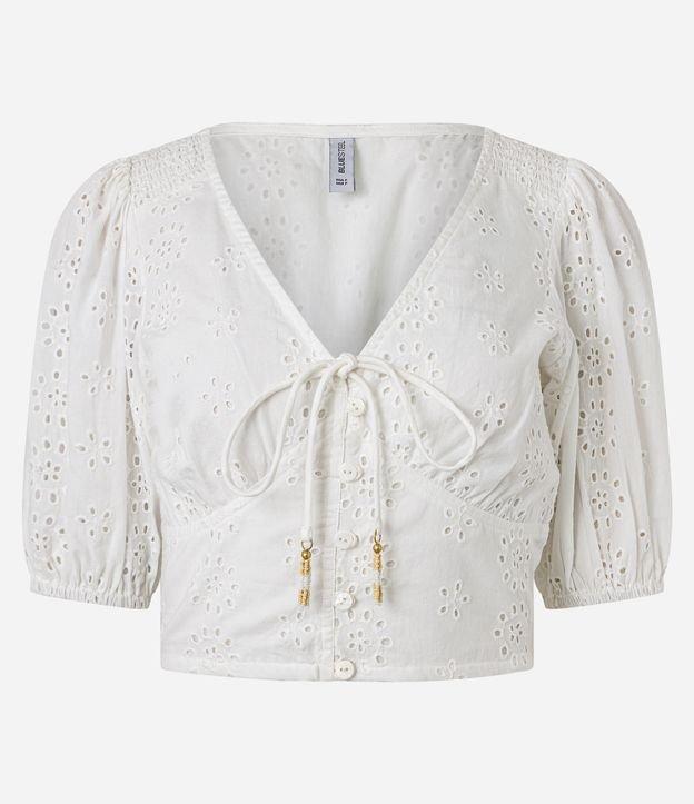 Blusa com Manga Bufante Amarração e Abotoamento com Textura Floral - 1