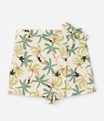 Short Saia em Viscolinho com Transpasse Frontal e Estampa Tropical Curve & Plus Size