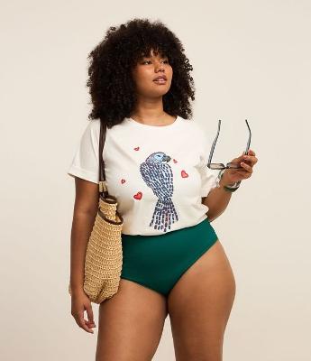 Camiseta em Algodão com Bordado de Arara com Manga Dobrada Curve & Plus size