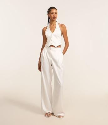 Calça Reta Cintura Alta em Cetim com Pregas e Pences