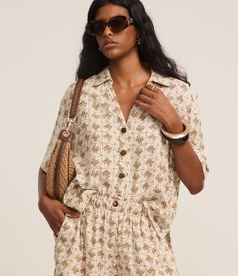 Camisa Texturizada em Viscolinho com Estampa Coqueiros