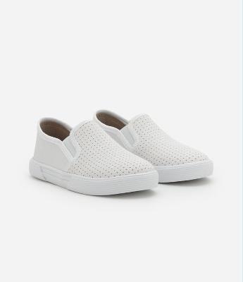 Tênis Infantil Slip On com Furinhos - Tam 20 ao 26