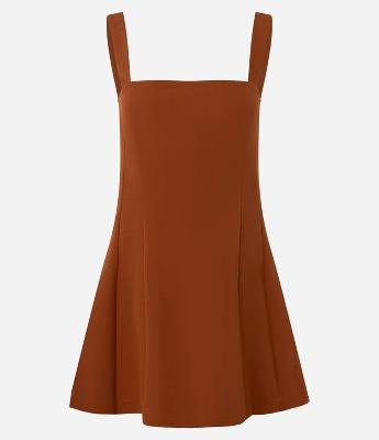 Vestido Curto Peplum com Decote Reto