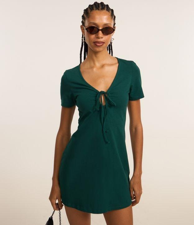 Vestido Curto em Algodão Liso Com Decote em V com Amarração Frontal - 1