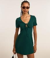 Vestido Curto em Algodão Liso Com Decote em V com Amarração Frontal - 1