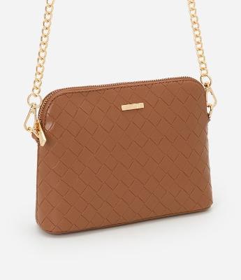 Bolsa Transversal Pequena com Efeito Tressê e Alça de Corrente