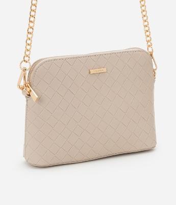 Bolsa Transversal Pequena com Efeito Tressê e Alça de Corrente