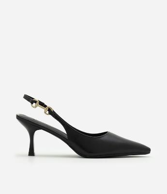 Sapato Slingback com Aviamento Lateral