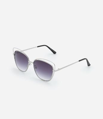 Óculos Gateado com Lente Degradê com Detalhes de Metal