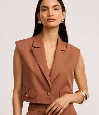 Colete Curto Alfaiatado com Ombreira