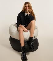 Jaqueta Boxy em Jeans com Bolsos e Recortes - 3