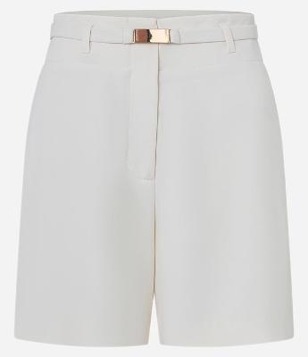 Short Reto Alfaiatado com Cinto Elástico Afivelado