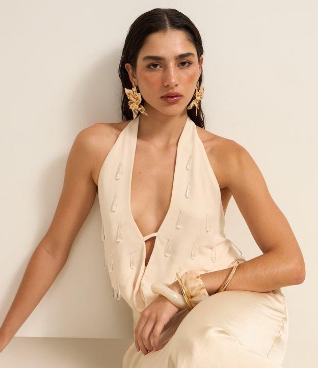 Blusa Frente Única Regular em Crepe com Decote Degagê e Aplicações de Pedras - 3