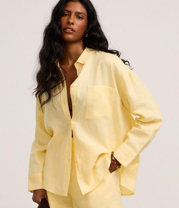 Camisa Oversized em Linho com Bolso no Peito - 2