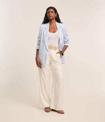 Calça Wide Leg em Viscolinho com Cinto de Ráfia