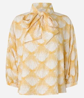 Blusa em Voal com Gola Laço e Estampa Conchas