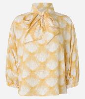 Blusa em Voal com Gola Laço e Estampa Conchas - 1