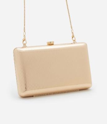 Bolsa Clutch Pequena Metalizada com Alças de Corrente