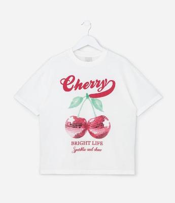 Camiseta Infantil Over com Estampa de Cereja - Tam 1 a 16 Anos