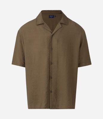 Camisa Boxy em Viscose Texturizado e Gola Bowling