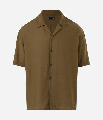 Camisa Boxy em Viscose Texturizado e Gola Bowling