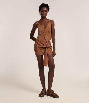 Saia Reta Alfaiatada com Laço Frontal e Risca de Giz