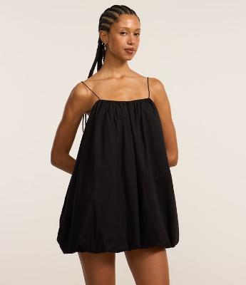 Vestido Curto Balonê com Alças Finas