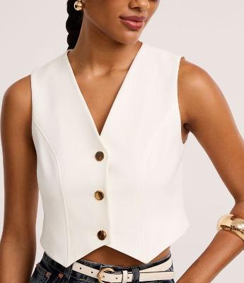 Colete em Crepe com Abotoamento e Decote V