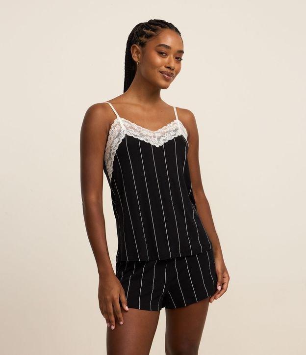 Pijama Short Doll em Viscose com Estampa Listrada e Rendinha - 2
