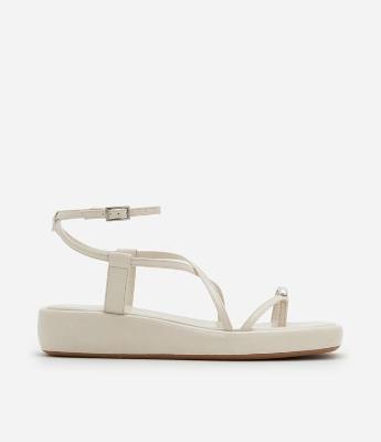 Sandália Rasteira Flatform em PU com Dedal de Metal