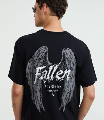 Camiseta Boxy em Algodão com Estampa de Asas e Lettering Fallen
