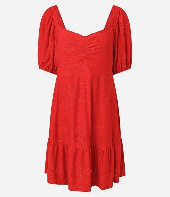 Vestido Curto em Laise com Manga Bufante e Babado